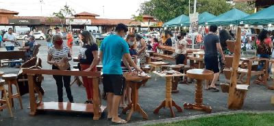 notícia: Feira de móveis rústicos atrai público e fortalece a cadeia produtiva do artesanato