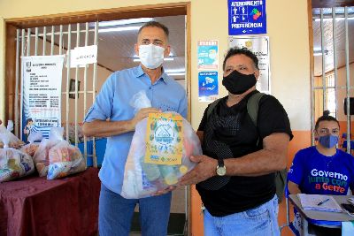 notícia: Governador participa de entrega de cestas do Programa Merenda em Casa, em Macapá