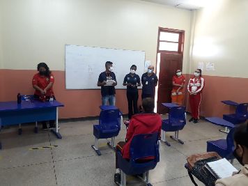 notícia: Covid-19: Governo do Estado mantém vigilância sobre segurança sanitária nas escolas