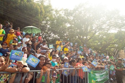 notícia: Desfile cívico-militar celebrou Bicentenário da Independência do Brasil