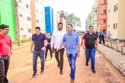 notícia: Waldez faz inspeção técnica em obras de habitacionais dos bairros Congós e Aturiá