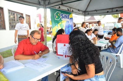 notícia: 'Aproveitei a programação e fiz meu cadastro para vagas de emprego', diz eletricista sobre o Dia do Trabalhador