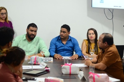 notícia: Governo debate saúde mental e cobertura vacinal com municípios 