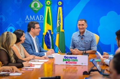 notícia: Governador assina Termo de Cessão de área para construção de creche no Conjunto Macapaba 