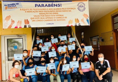 notícia: Alunos da Escola Augusto dos Anjos alcançam notas entre 700 a 960 pontos no exame 2021