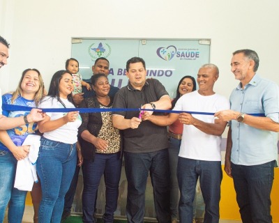 notícia: Em Itaubal, Waldez inaugura Centro de Atenção à Saúde e dá ordens de serviços para mais obras no município