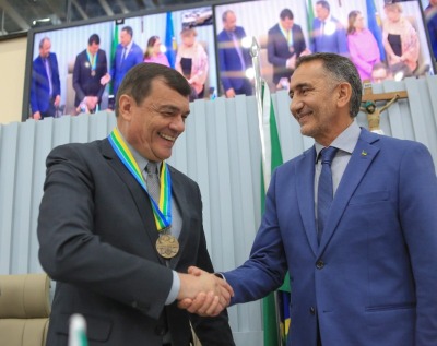 notícia: Waldez exalta trabalho do Exército em solenidade de condecoração do Ministro da Defesa