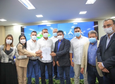 notícia: Nova Economia: Governo firma protocolo para desenvolvimento sustentável do setor moveleiro