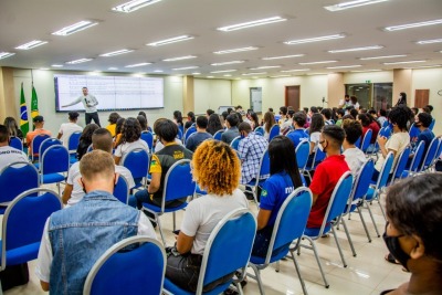 notícia: Mais oportunidades! Governo inicia cadastro para o Vale-Transporte Jovem