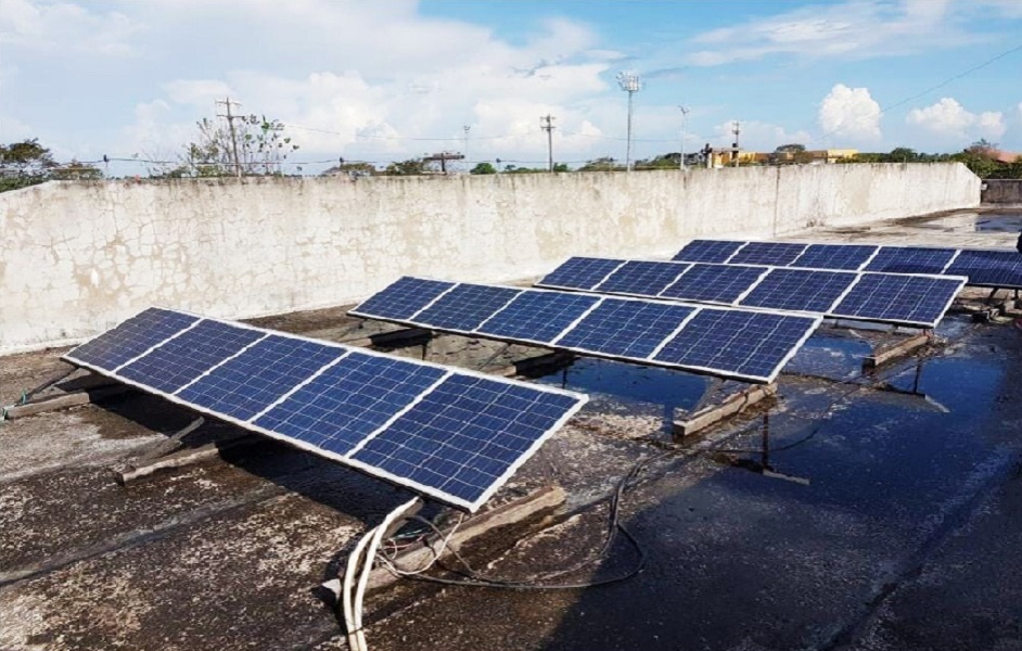 Uma máquina que tira a polpa de açaí utilizando a energia solar é a nova patenteada do Amapá na área de ciência, tecnologia e inovação. A empresa conseguiu o registro este ano, pelo Instituto Nacional da Propriedade Industrial (Inpi) que constatou a originalidade das ideias que possibilitaram a criação da despolpadeira fotovoltaica de açaí. <div class='credito_fotos'>Foto: Divulgação | <a href='/midias/2023/originais/15608_78b5f936-de68-4a28-223b-c3aaba5bbc6e.jpg' download><i class='fa-solid fa-download'></i> Download</a></div>