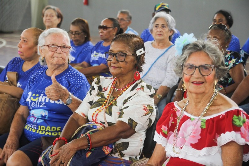 Terceira idade celebra a volta do Quinta Feliz