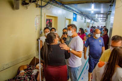 notícia: Governador do Amapá acompanha serviços de revitalização  no Hospital de Emergências