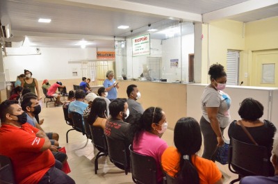 notícia: Governo do Estado orienta sobre a entrada de acompanhantes e objetos pessoais no HE