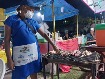 notícia: Empreendedores comemoram retorno dos desfiles no Sambódromo com expectativa de bom faturamento