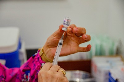 notícia: Governo do Amapá já distribuiu mais de  1,5 milhão de doses de vacinas contra covid-19 para os municípios