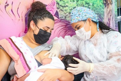 notícia: Hospital da Mulher Mãe Luzia orienta sobre os benefícios do aleitamento materno