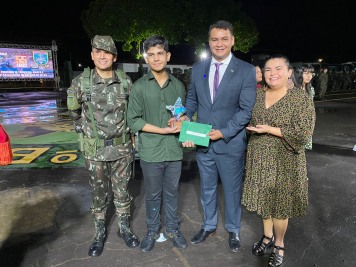notícia: Alunos de escolas estaduais vencem concurso literário do Exército Brasileiro no Amapá