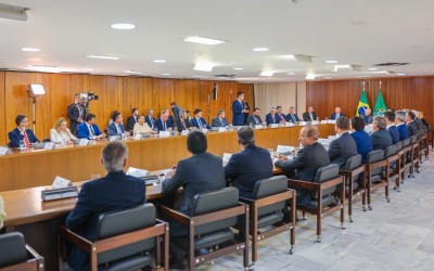 notícia: Clécio Luís se encontra com Lula e governadores para fortalecer a democracia: 'símbolos da República foram violentados'