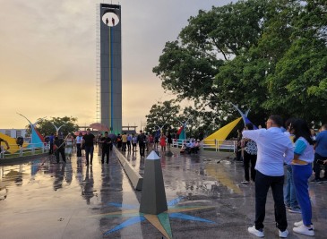 notícia: Chuva não afasta público da programação do Equinócio das Águas no Marco Zero do Equador