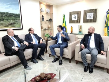 notícia: Governador do Amapá recebe ministro do Superior Tribunal de Justiça