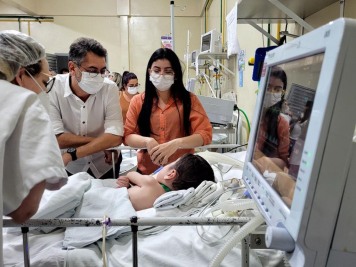 notícia: Clécio Luís encerra, na madrugada, primeiro dia de visita em Hospitais