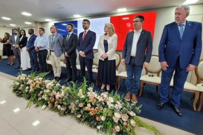 notícia: Amapá recebe delegação com embaixador e senadores da França em busca de parcerias estratégicas