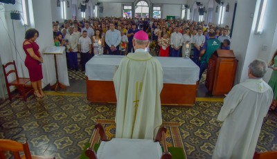 notícia: 'É dever de todos nós cuidar da cidade que nos acolhe', falou o governador Clécio Luís na missa em homenagem ao aniversário de Macapá