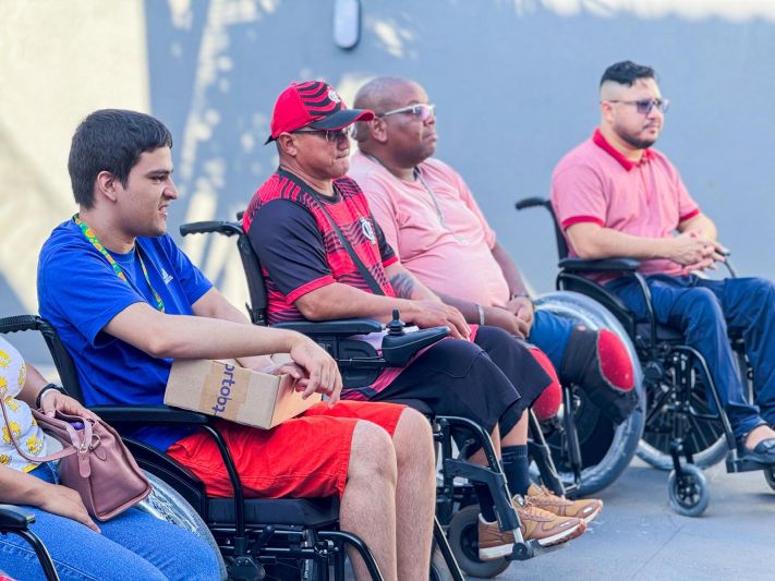 Entrega das cadeiras de rodas ocorreu em Macapá, mas a ação continua em outros municípios do estado