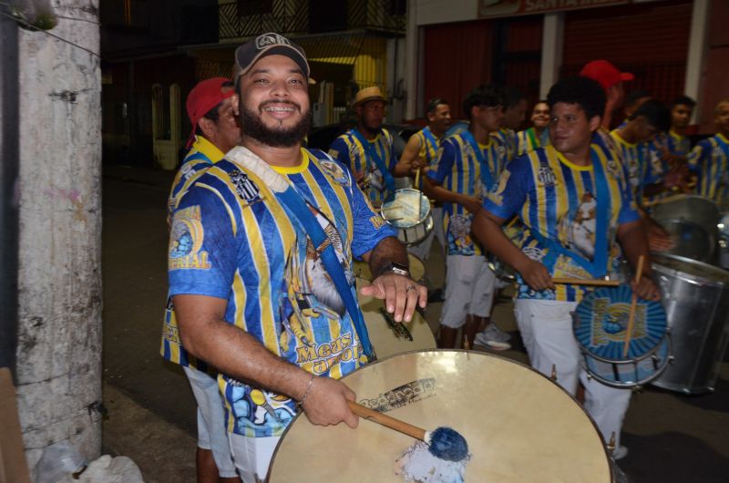 Abertura da programação ?Na Levada do Samba? <div class='credito_fotos'>Foto: Jhon Martins/GEA   |   <a href='/midias/2024/originais/15627_c7dfd4c3-93ac-c91d-0732-3bcaf7a67184.jpg' download><i class='fa-solid fa-download'></i> Download</a></div>