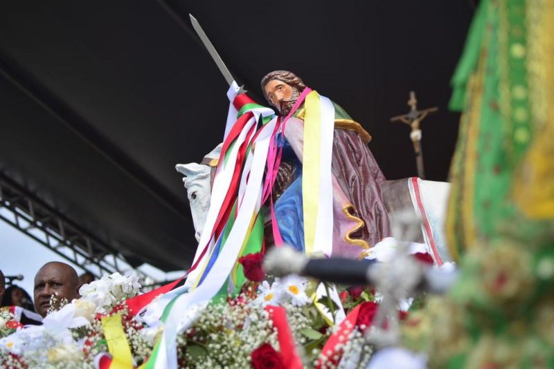 Missa celebra a fé do povo de Mazagão Velho no Dia de São Tiago.

Em 2024, festividade completa 247 anos de tradição e recebe apoio do Governo do Amapá. <div class='credito_fotos'>Foto: Maksuel Martins/GEA   |   <a href='/midias/2024/originais/15645_4f99b8ed-bd3a-6e4c-b570-cd140e0c3a38.jpg' download><i class='fa-solid fa-download'></i> Download</a></div>
