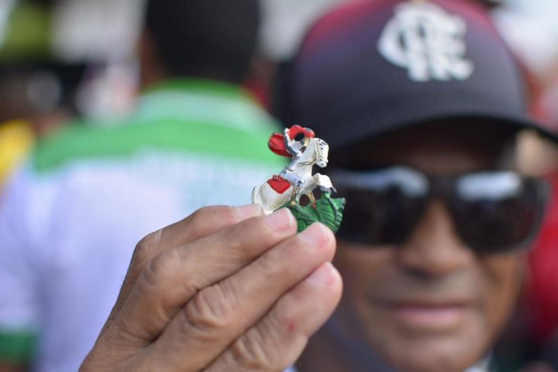 Missa celebra a fé do povo de Mazagão Velho no Dia de São Tiago.

Em 2024, festividade completa 247 anos de tradição e recebe apoio do Governo do Amapá. <div class='credito_fotos'>Foto: Maksuel Martins/GEA   |   <a href='/midias/2024/originais/15645_5da68cd3-85c2-312b-69a0-b71df99c8ea4.jpg' download><i class='fa-solid fa-download'></i> Download</a></div>
