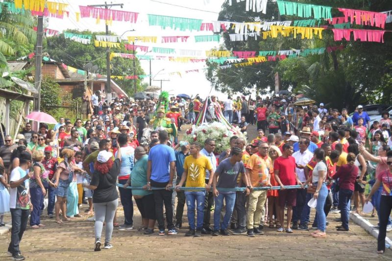 Missa celebra a fé do povo de Mazagão Velho no Dia de São Tiago.

Em 2024, festividade completa 247 anos de tradição e recebe apoio do Governo do Amapá. <div class='credito_fotos'>Foto: Maksuel Martins/GEA   |   <a href='/midias/2024/originais/15645_8235c480-dfd7-eb7e-3c5e-c43be0e8c44b.jpg' download><i class='fa-solid fa-download'></i> Download</a></div>