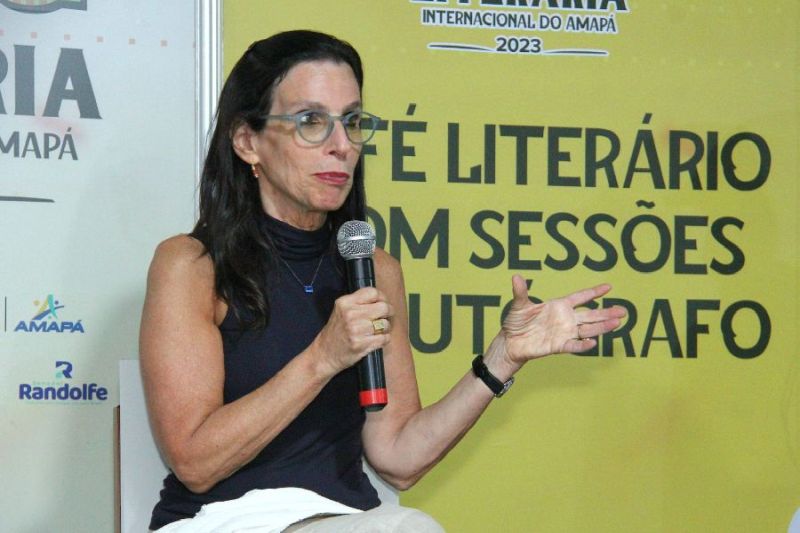  Lilia Schwartz é autora de livros que falam sobre as desigualdades culturais e sociais que marcaram a história do Brasil