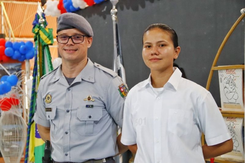 Cleane é aluna soldado do Curso de Formação da PM e tem a oportunidade de reencontrar a pessoa que lhe inspirou a compor a segurança pública 