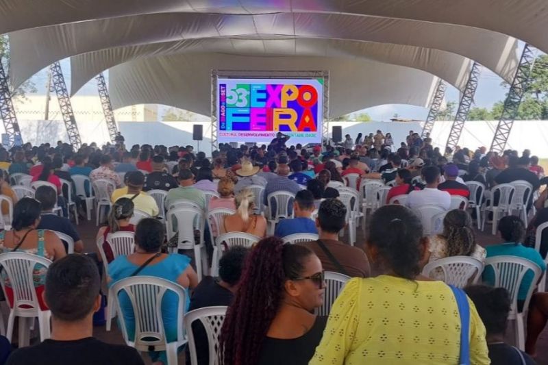 Treinamento é obrigatório para instruir sobre serviços como manipulação de alimentos e técnicas de venda.