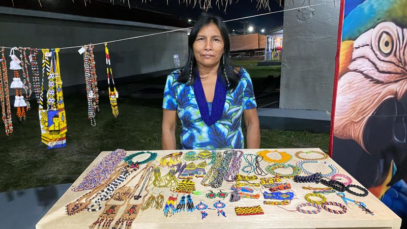 Espaço também evidencia o artesanato de diferentes etnias