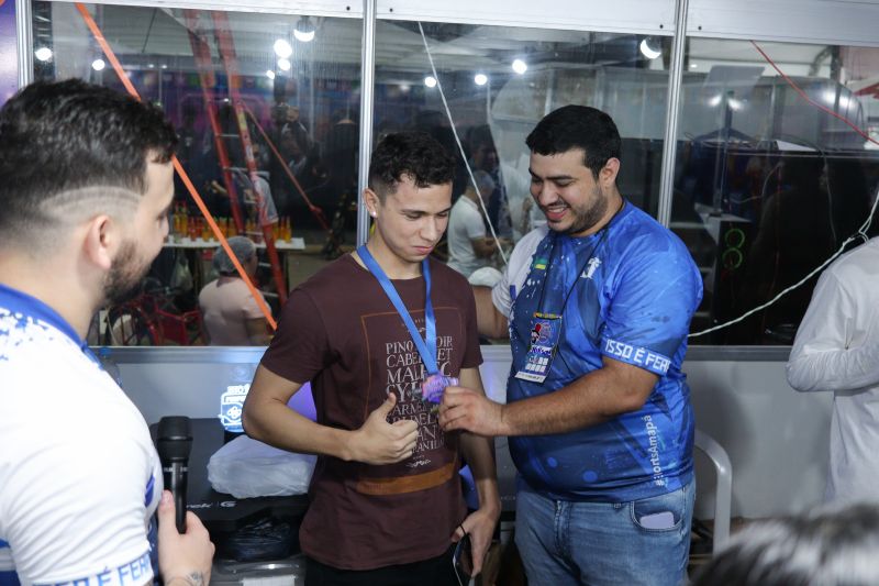 Participantes competem em diversos jogos utilizando diferentes plataformas