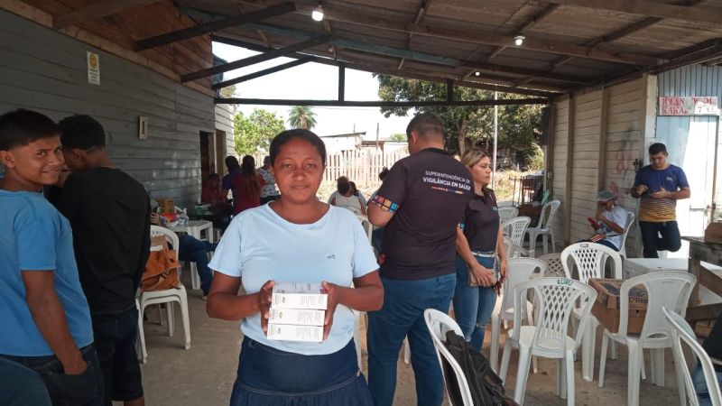Artemísia Pereira recebeu orientação e ainda levou testes de HIV para compartilhar com os moradores