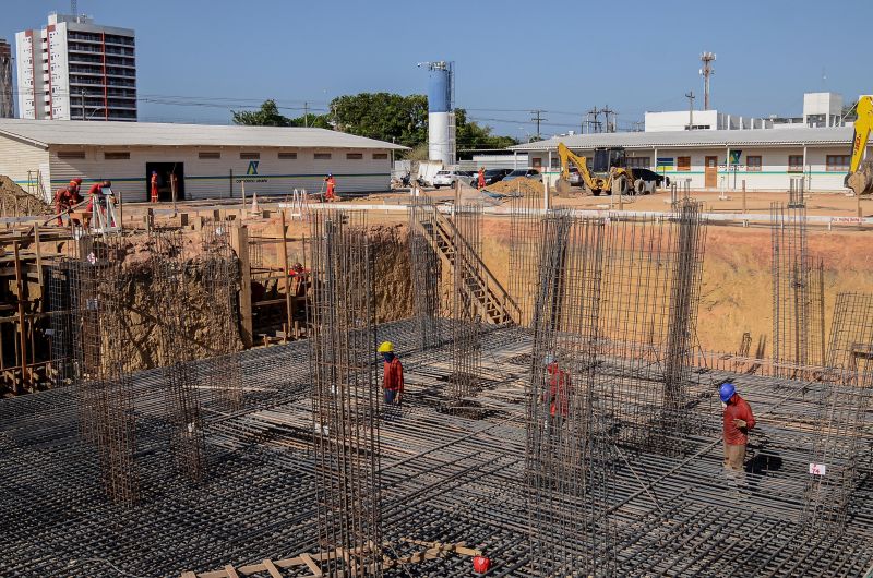 Conjunto de pilares interligados que garantem rigidez e sustentação do prédio