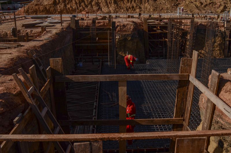 Na etapa atual, está sendo realizada a concretagem do núcleo rígido do edifício