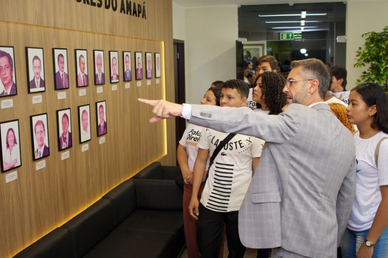 Galeria abriga o retrato de todos os governadores desde 1943