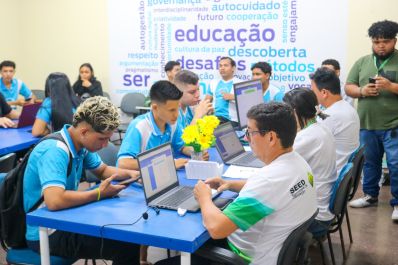 notícia: Governo do Amapá auxilia estudantes do ensino médio a se inscreverem no Enem 2024