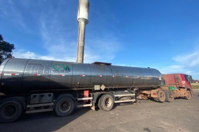 notícia: Governo do Amapá envia 32 toneladas de massa asfáltica para recuperação de vias no município de Oiapoque