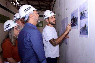 Secretário David Covre explicando o projeto do novo Cerest