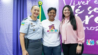 Secretária da SEPM, Adriana Ramos (à direita)