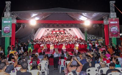 notícia: Com amor e emoção, estudantes participam da 'Cantata Natalina das Escolas Estaduais' de Santana organizada pelo Governo do Amapá