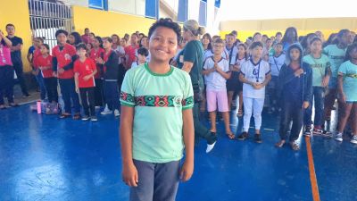 Orival de Deus, de 12 anos, aluno do 6º ano da Escola Estadual José Bonifácio, no Curiaú