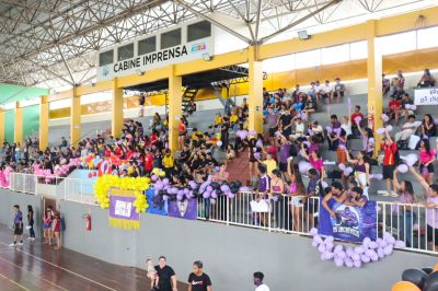 notícia: Governo do Estado promove dia de esporte, lazer e cidadania aos bolsistas do Novo Amapá Jovem, em Macapá