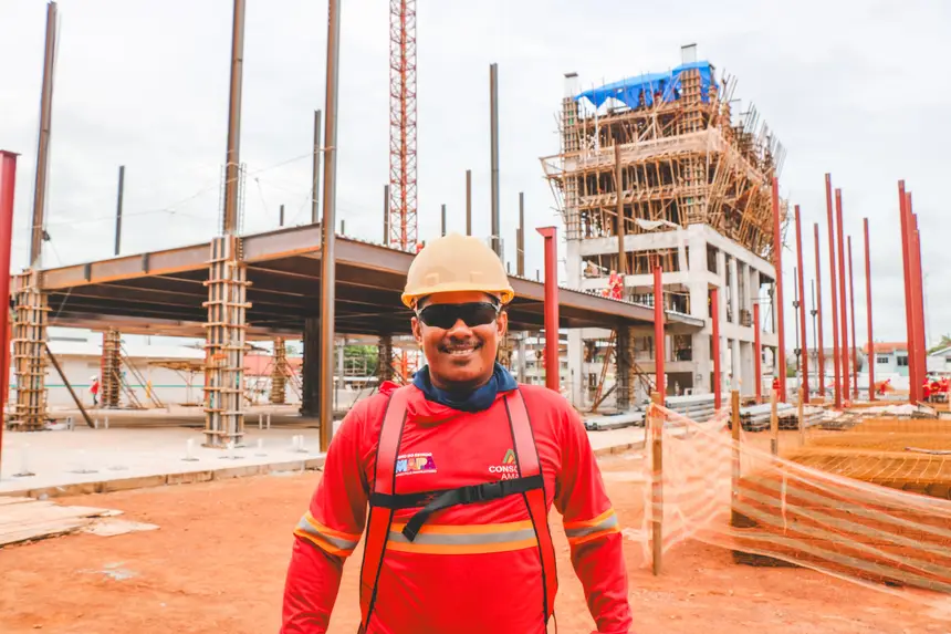 Jeferson Silva atua na equipe exercendo as funções de soldador e montador <div class='credito_fotos'>Foto: Nayana Magalhães/GEA   |   <a href='/midias/2025/originais/20250117130014-GC00028700-F00066785.webp' download><i class='fa-solid fa-download'></i> Download</a></div>