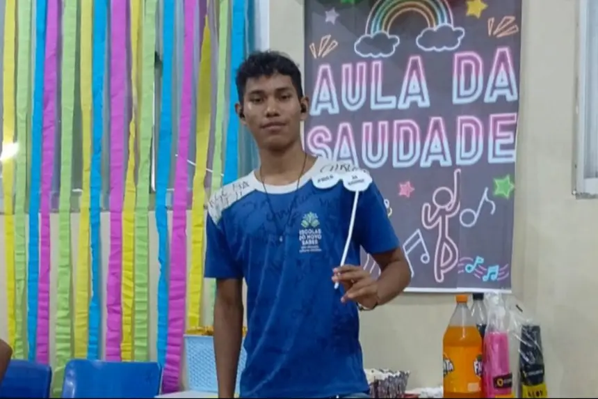 Foto: Arquivo pessoal/Jilmario Maciel Jilmario cursou todo o ensino médio na Escola Estadual Alberto Santos Dumont, em Santana